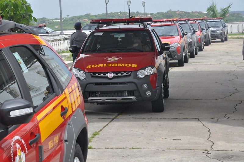 viaturas ao Corpo de Bombeiros 4