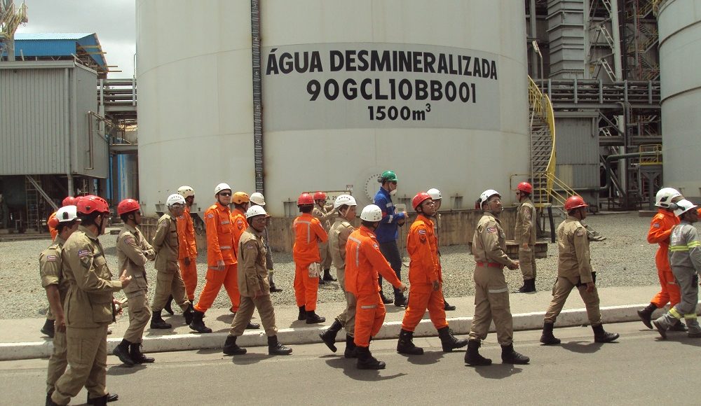 2ª CIA do Corpo de Bombeiros Militar lotados no Porto do Itaqui finalizam o 6º módulo do 1º Curso de Segurança Contra Incêndios em Instalações Industriais CSCIII – 2017 (8)